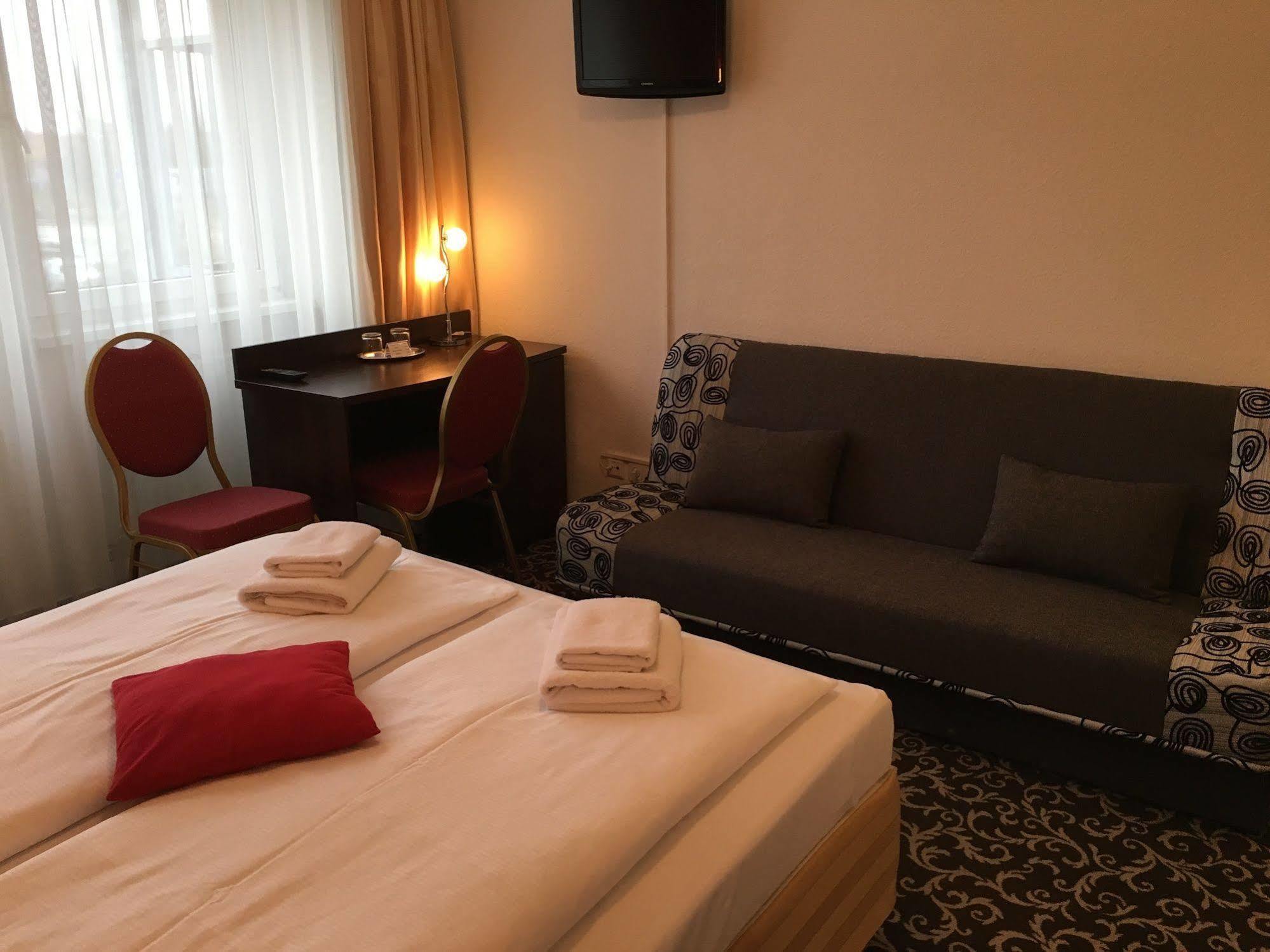 Atlas Berlin Hotel Экстерьер фото